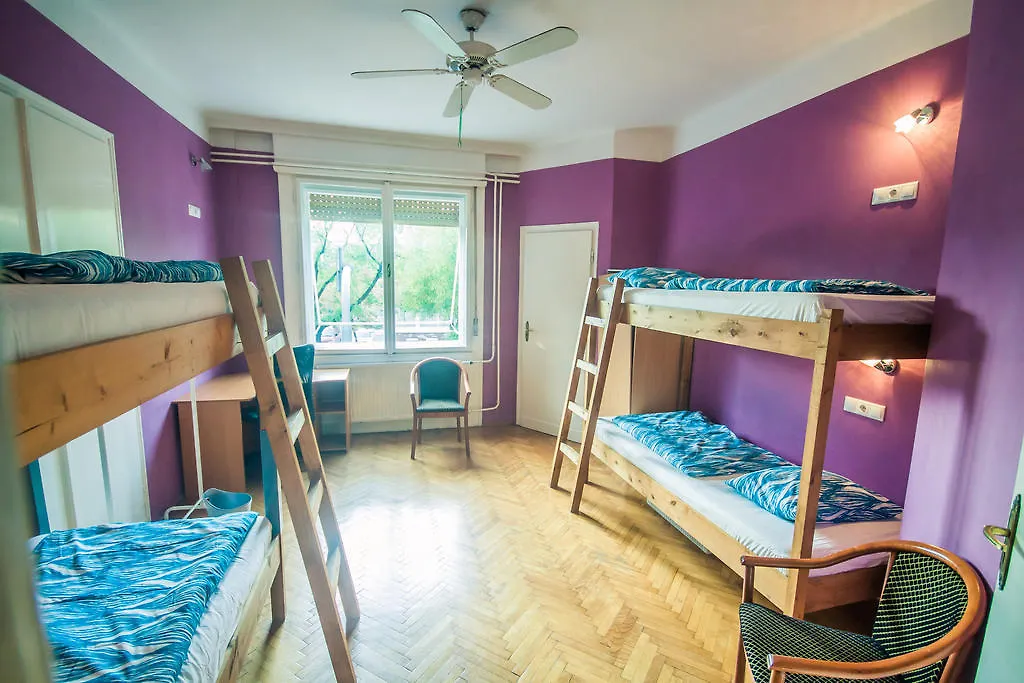 Alice Hostel Budapest Hungary